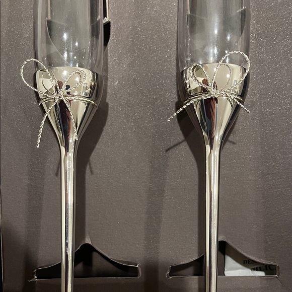 Vera Wang Silver wedding Champagne Flutes - Picture 5 of 10